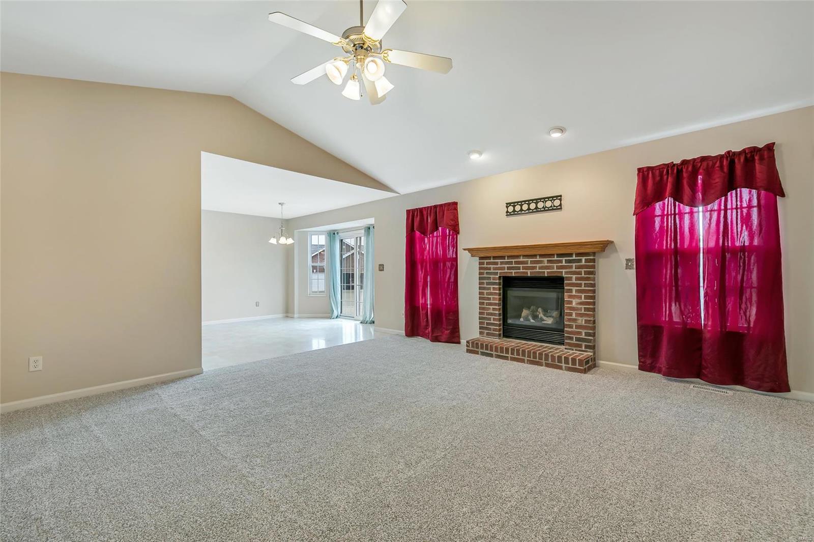 401 Mockingbird Lane Waterloo, IL 62298 - Photo 3 of 33 Gallery Image 3