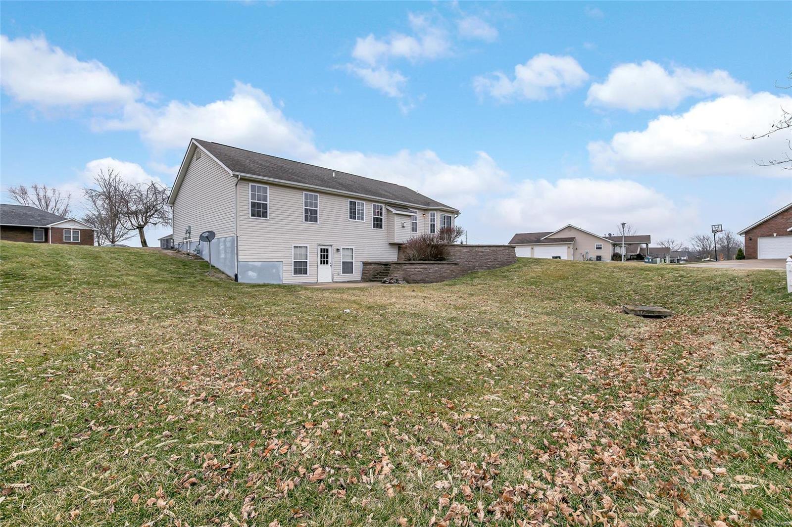 401 Mockingbird Lane Waterloo, IL 62298 - Photo 28 of 33 Gallery Image 28