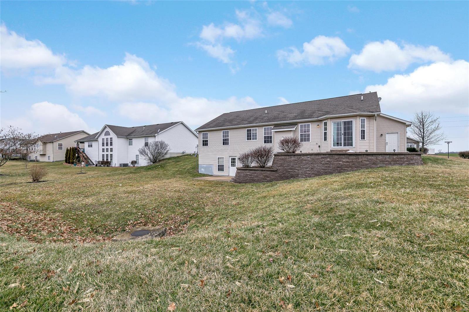 401 Mockingbird Lane Waterloo, IL 62298 - Photo 29 of 33 Gallery Image 29