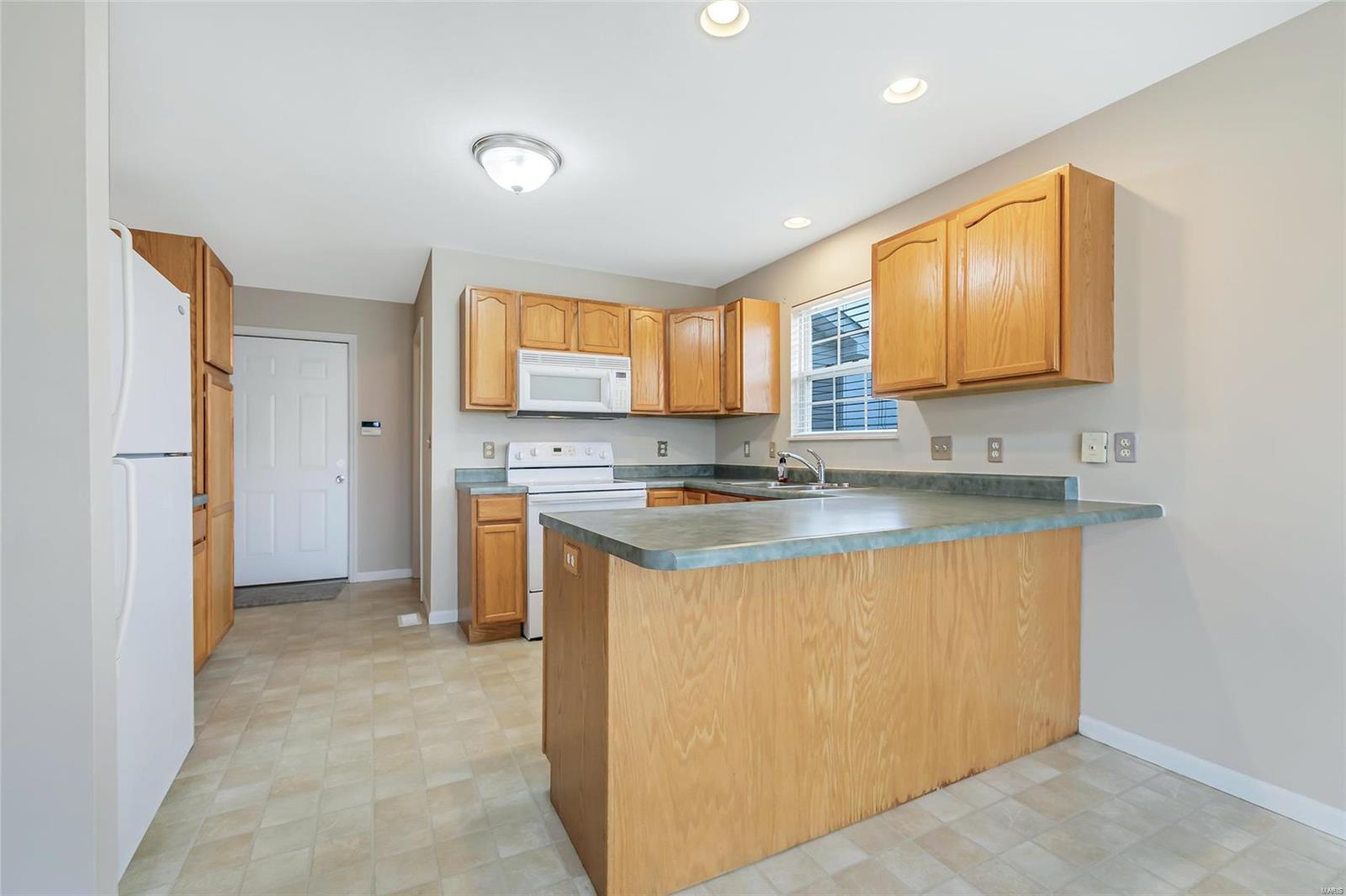 401 Mockingbird Lane Waterloo, IL 62298 - Photo 6 of 33 Gallery Image 6