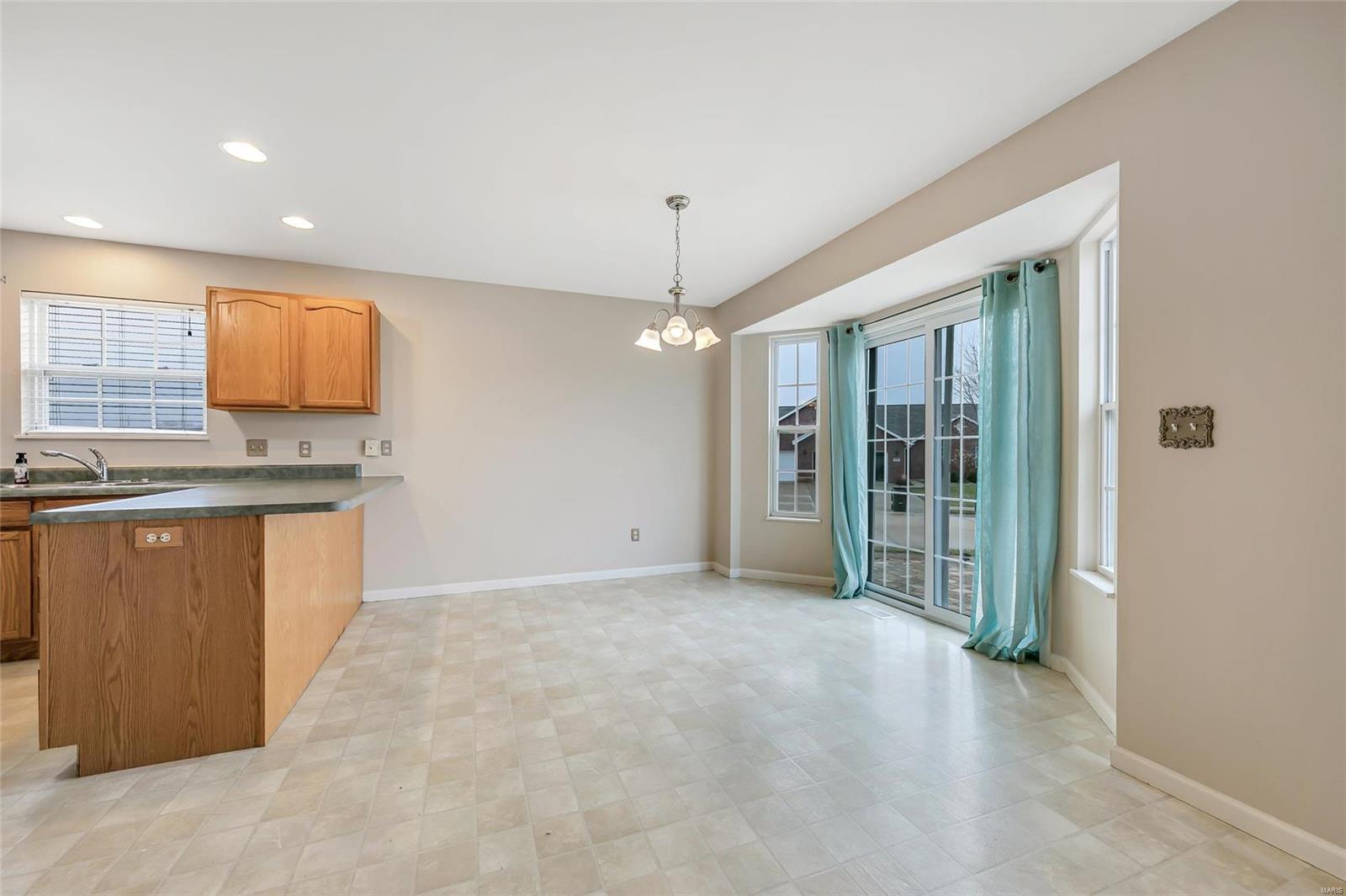 401 Mockingbird Lane Waterloo, IL 62298 - Photo 10 of 33 Gallery Image 10