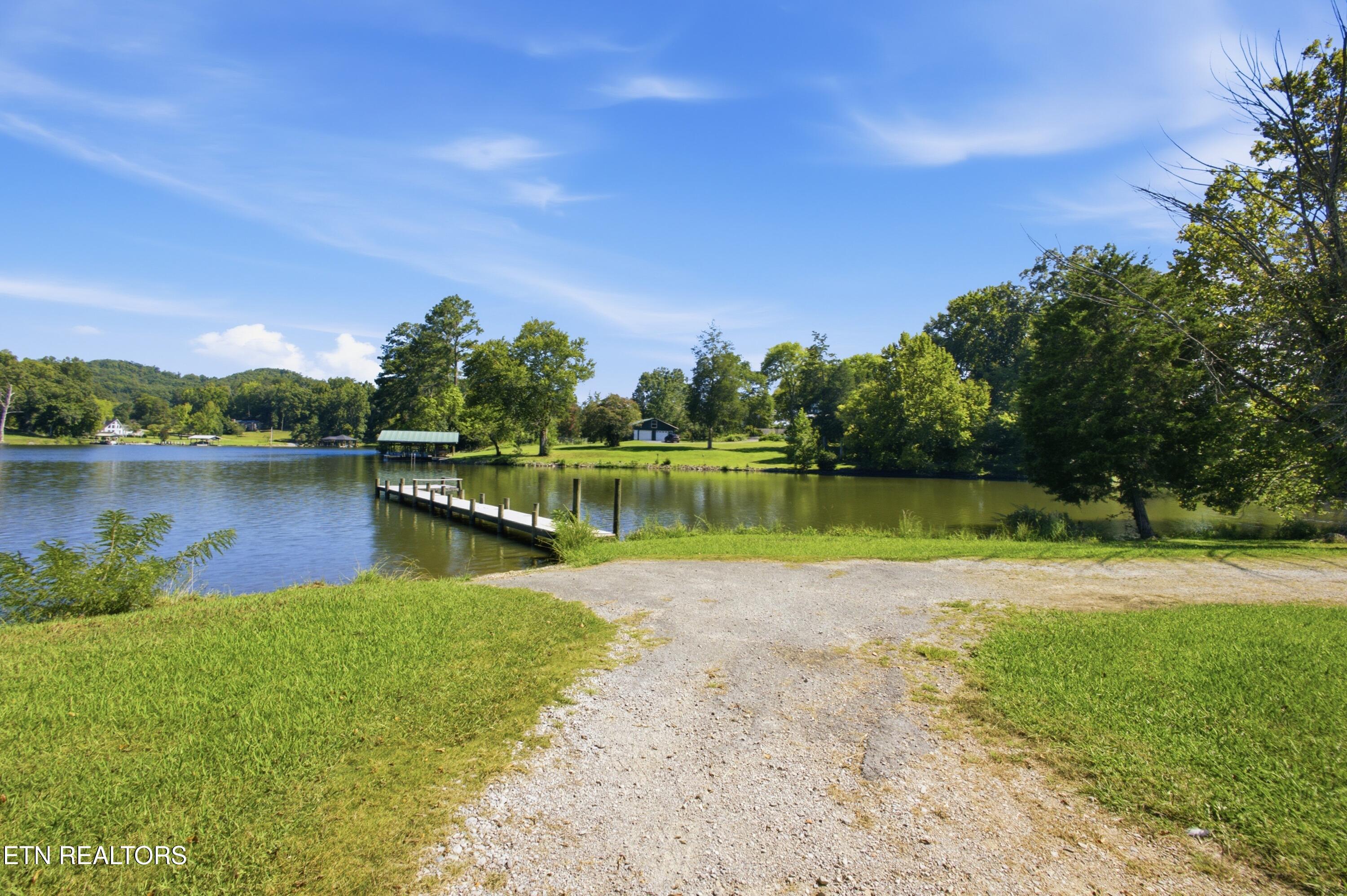 112 Mainsail Road Kingston, TN 37763 - Photo 37 of 48 SPOT9481