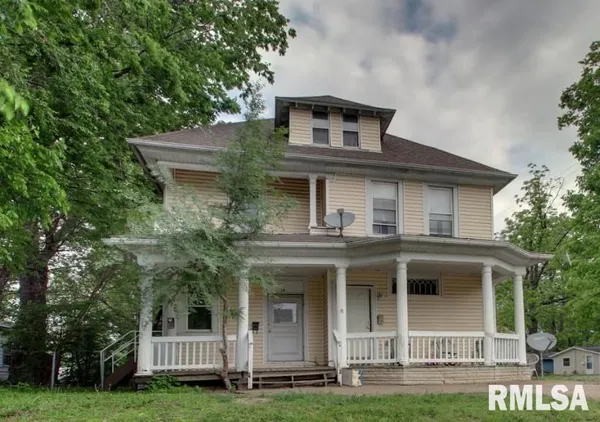 $180,000 | 537 Locust Street, Quincy, IL 62301