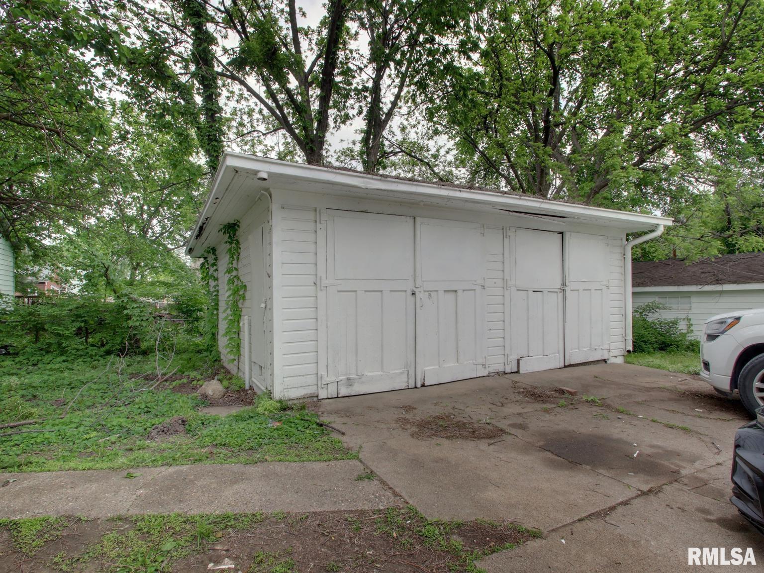 537 Locust Street Quincy, IL 62301 - Photo 22 of 25
