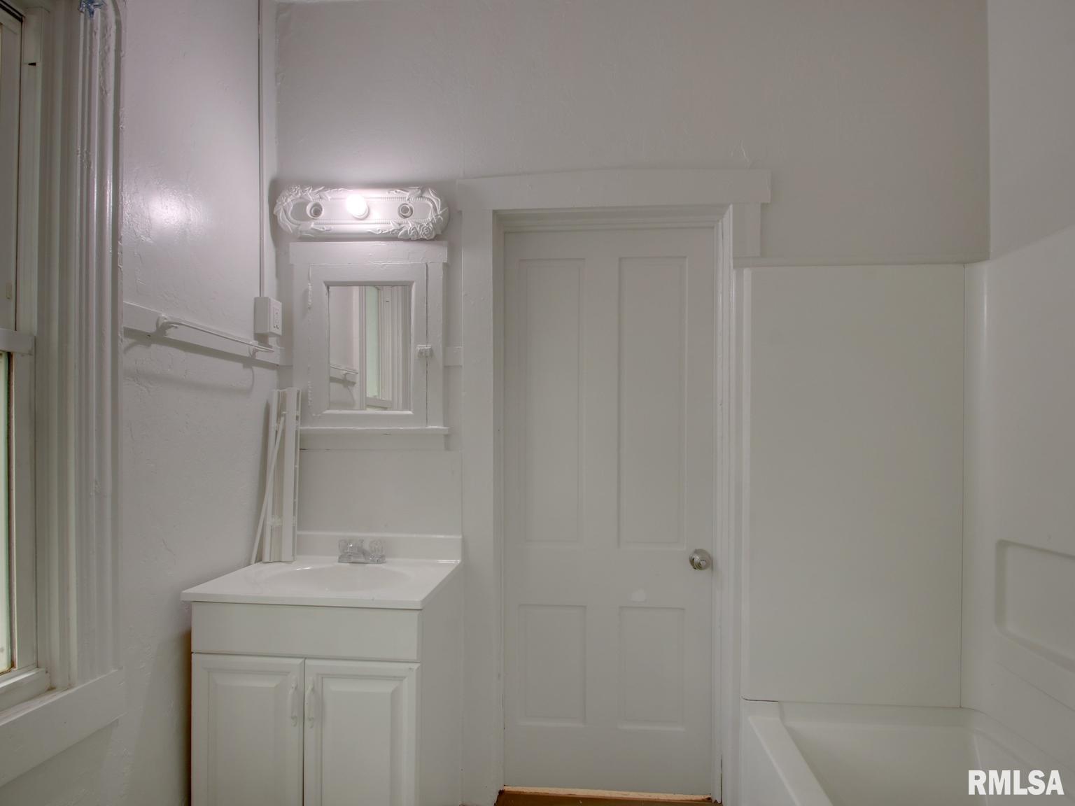 537 Locust Street Quincy, IL 62301 - Photo 5 of 25