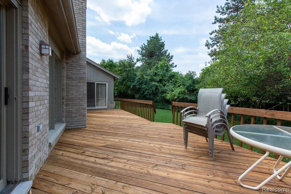 5670 Ridgewood Road West Bloomfield, MI 48322 - Photo 49 of 62