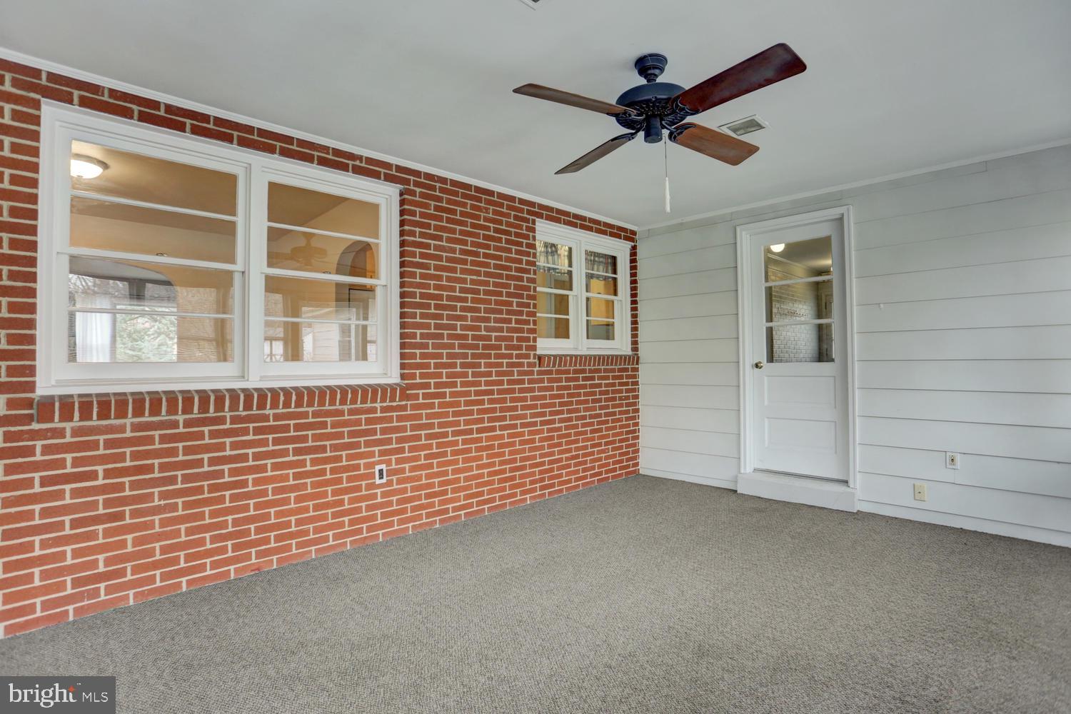 709 Hampton Court Road Harrisburg, PA 17112 - Photo 22 of 32 Sunroom