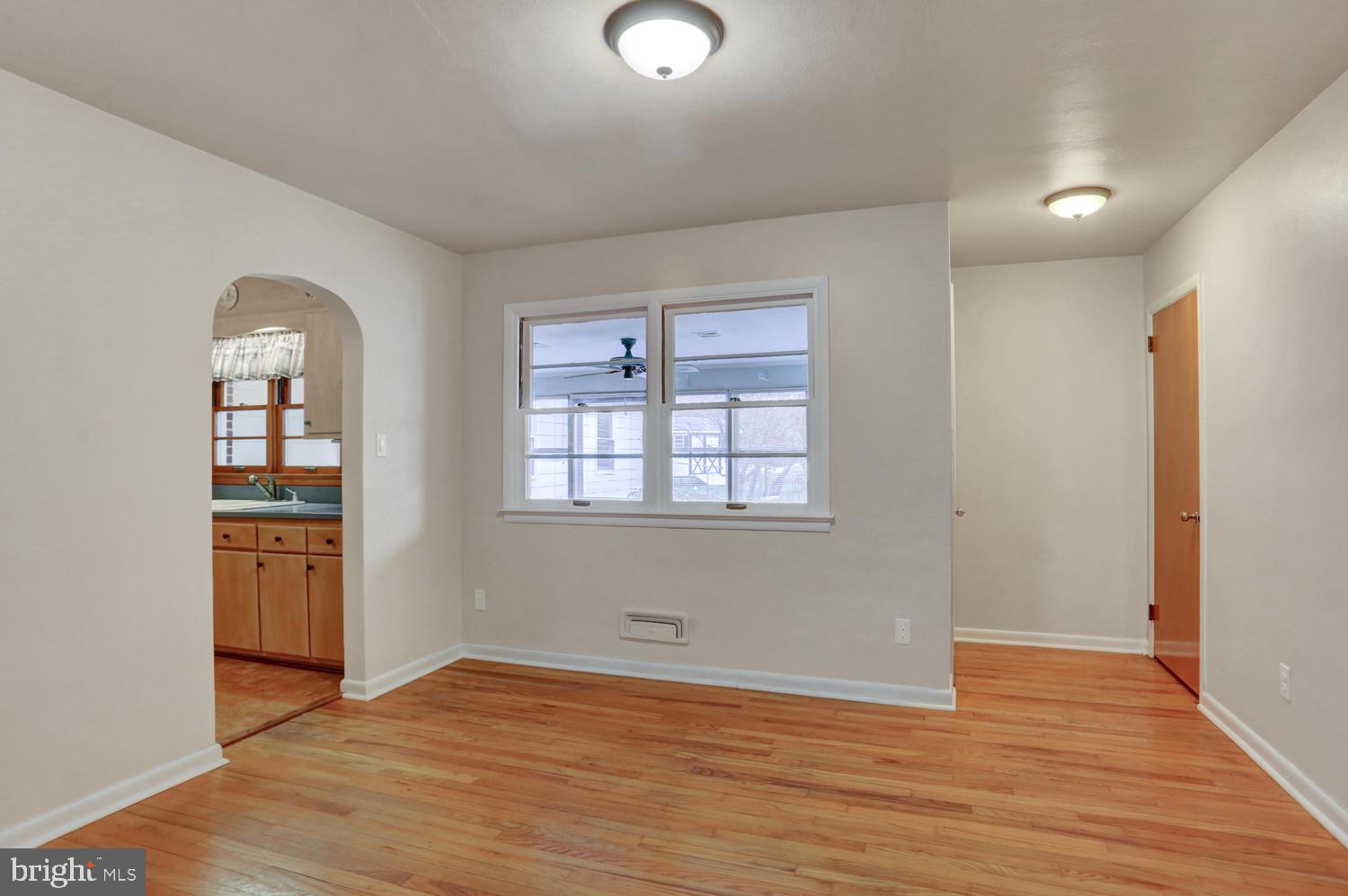 709 Hampton Court Road Harrisburg, PA 17112 - Photo 7 of 32 Dining Room