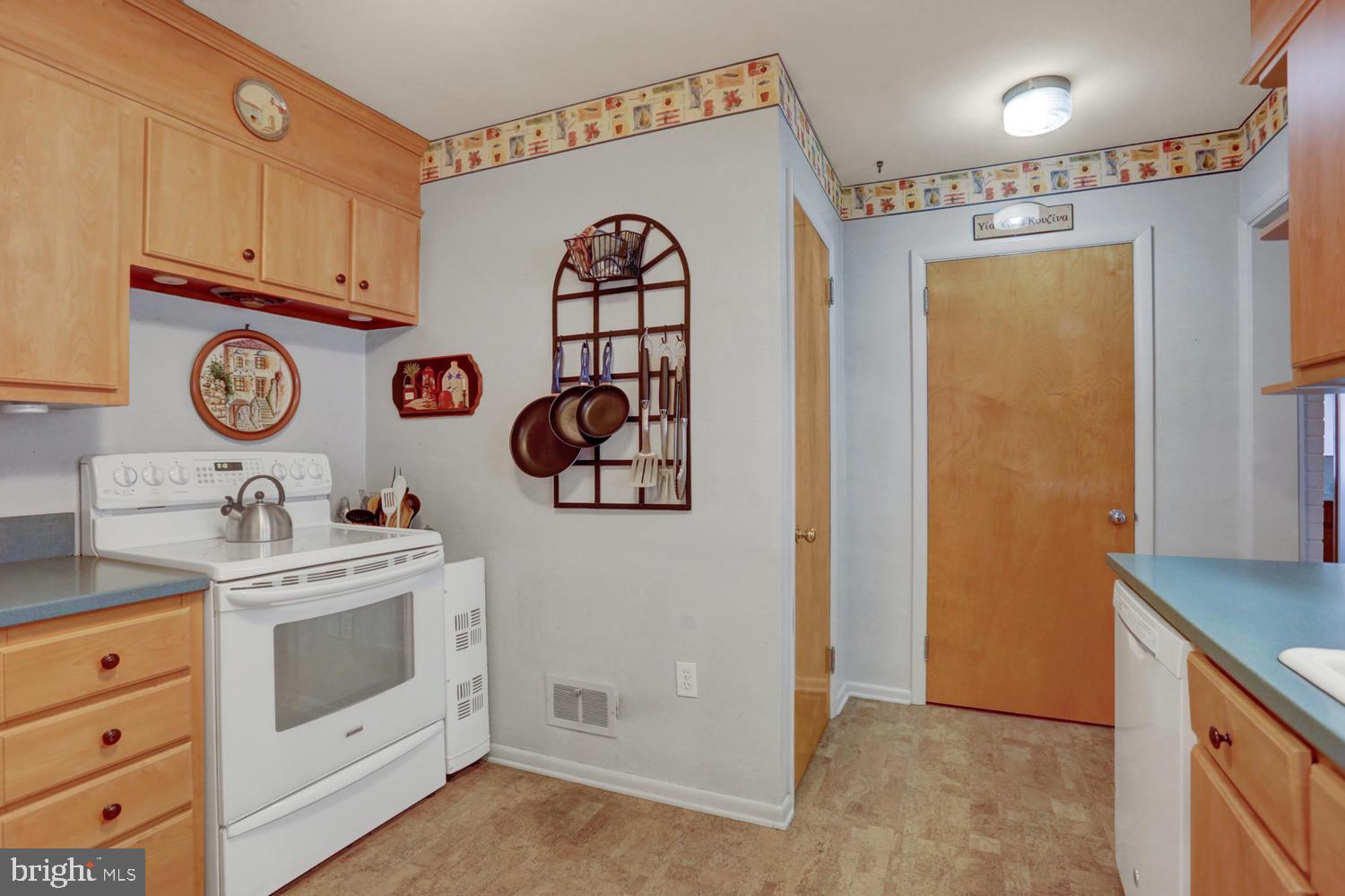 709 Hampton Court Road Harrisburg, PA 17112 - Photo 8 of 32 Gallery Image 8