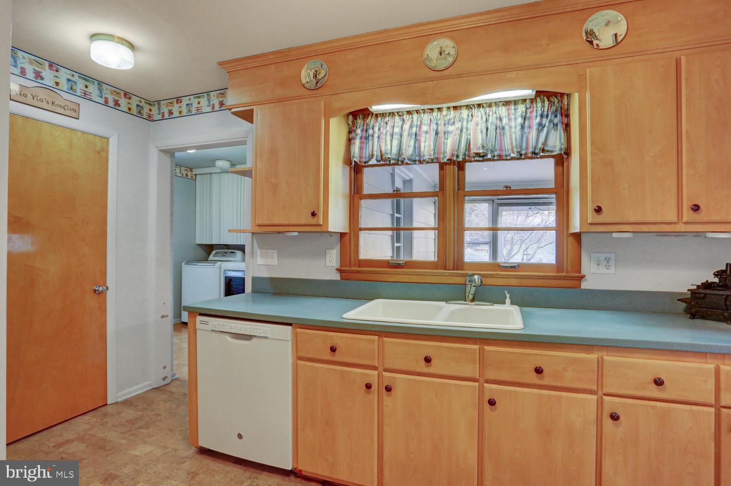 709 Hampton Court Road Harrisburg, PA 17112 - Photo 9 of 32 Gallery Image 9