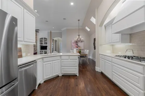 $785,000 | 6166 Stapleford Circle, Dallas, TX 75252