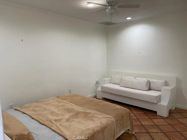 $2,800 | 4910 Brewster Drive, Unit 2, Tarzana, CA 91356