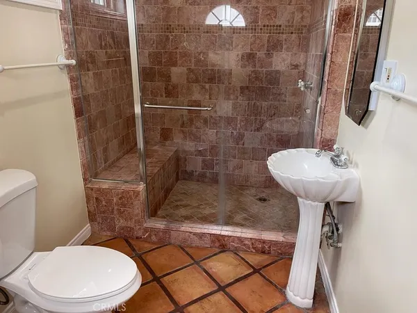 $2,800 | 4910 Brewster Drive, Unit 2, Tarzana, CA 91356