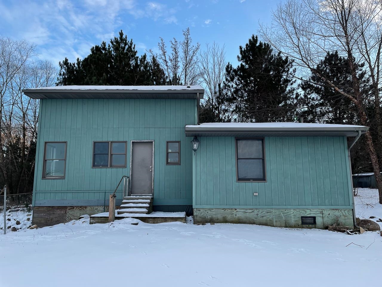 2217 South Rolland Road Remus, MI 49340 - Photo 1 of 42 1895933.JPG