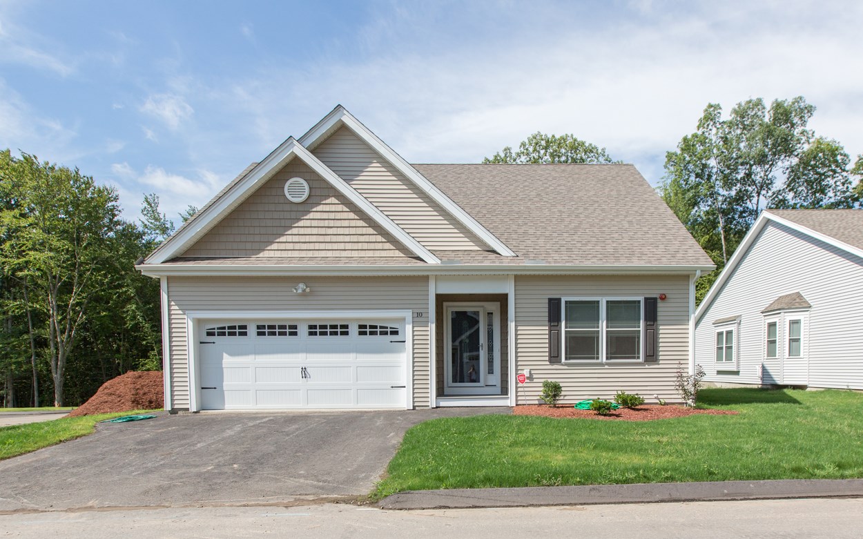 13 Redwood Road Pelham, NH 03076 - Photo 1 of 33