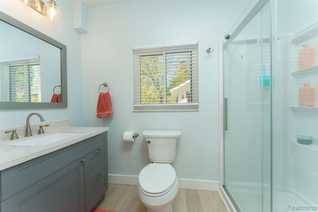 28615 Rollcrest Road Farmington Hills, MI 48334 - Photo 16 of 24