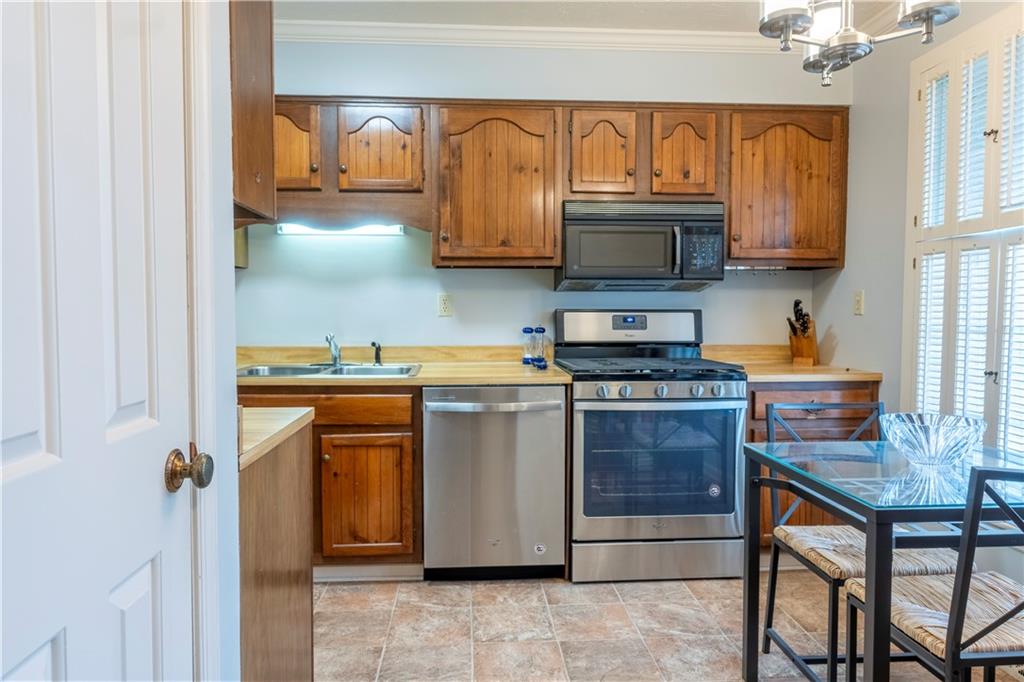 112 Georgetown Village Indiana, PA 15701 - Photo 8 of 27