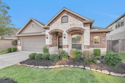 $420,000 | 428 Auburn Pines Drive, Montgomery, TX 77316