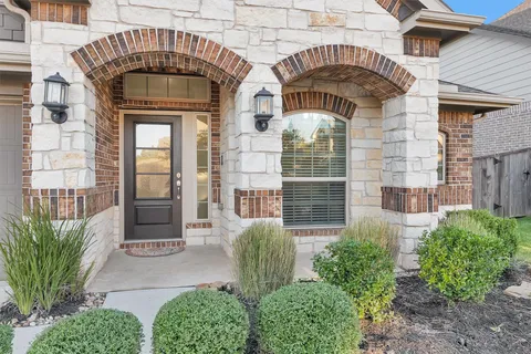 $420,000 | 428 Auburn Pines Drive, Montgomery, TX 77316