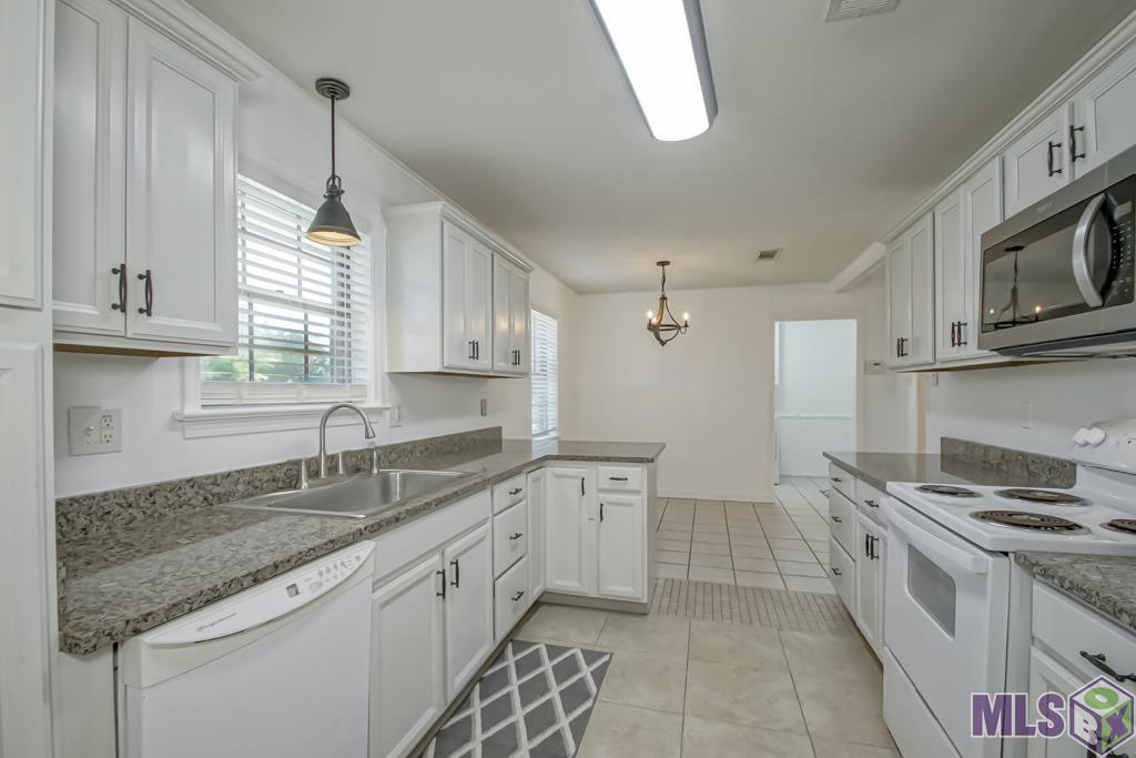 1658 Rue Crozat Baton Rouge, LA 70810 - Photo 3 of 34