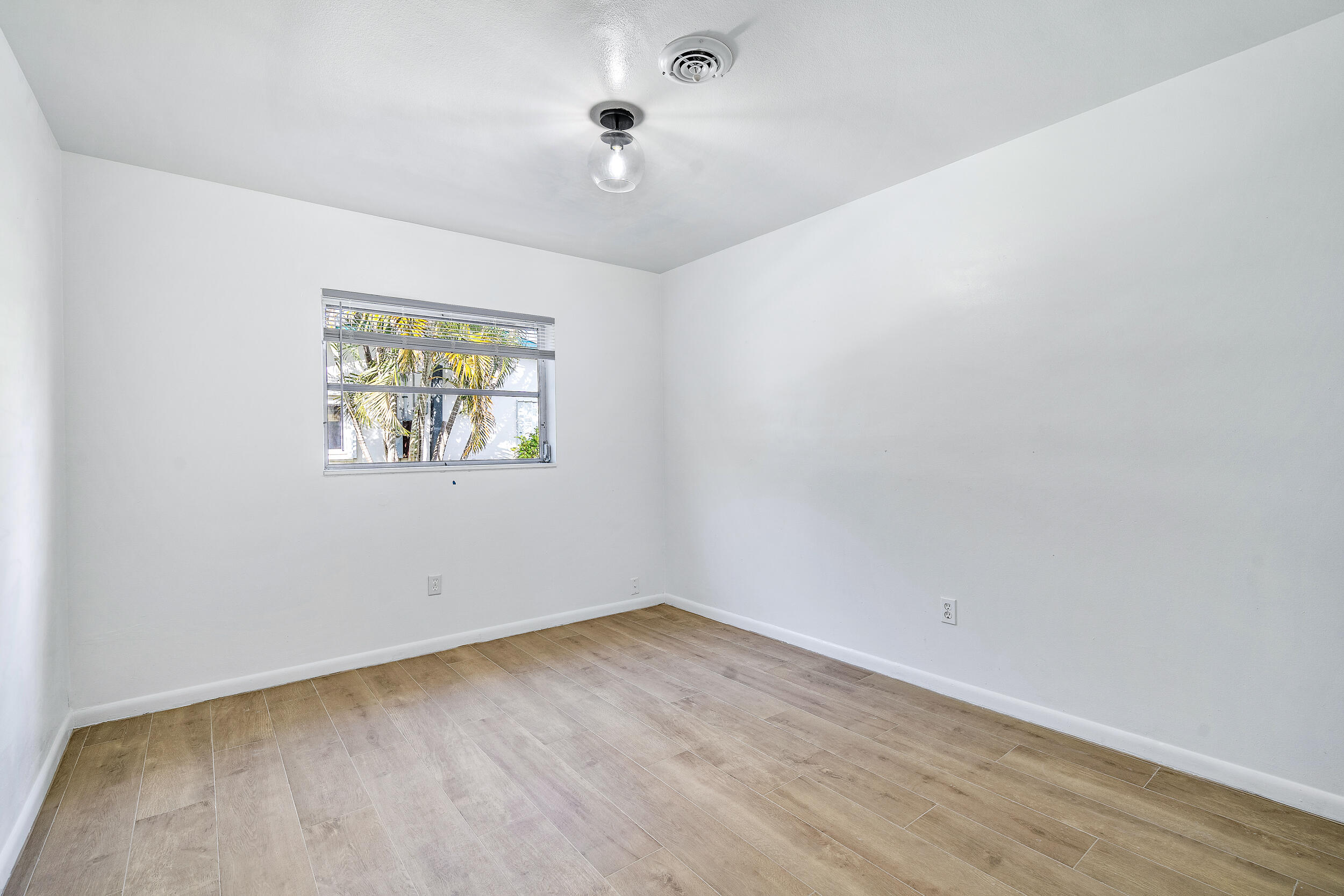 924 Marlin Drive Jupiter, FL 33458 - Photo 12 of 26 924 Marlin Dr MLS-14