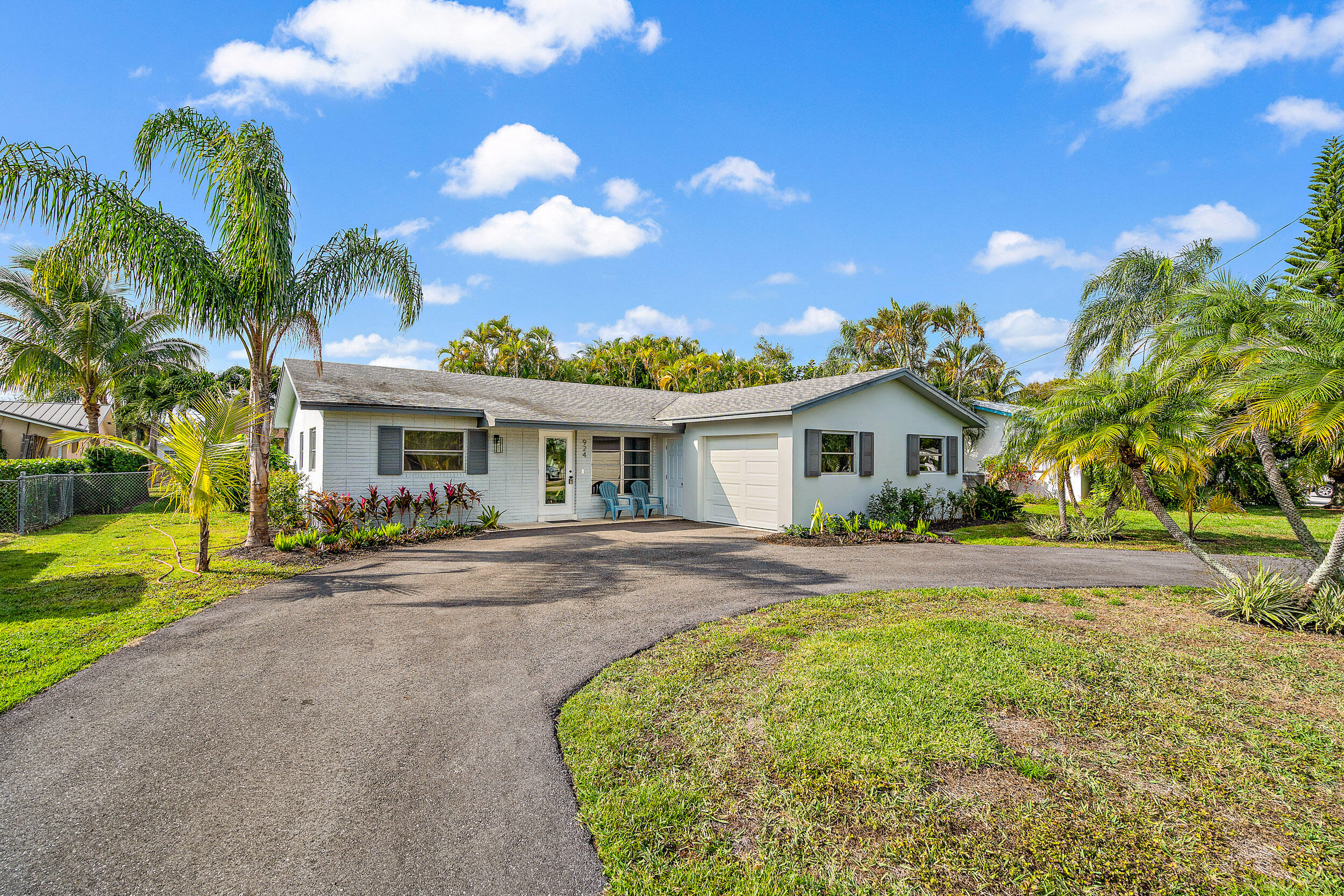 924 Marlin Drive Jupiter, FL 33458 - Photo 2 of 26 924 Marlin Dr MLS-2