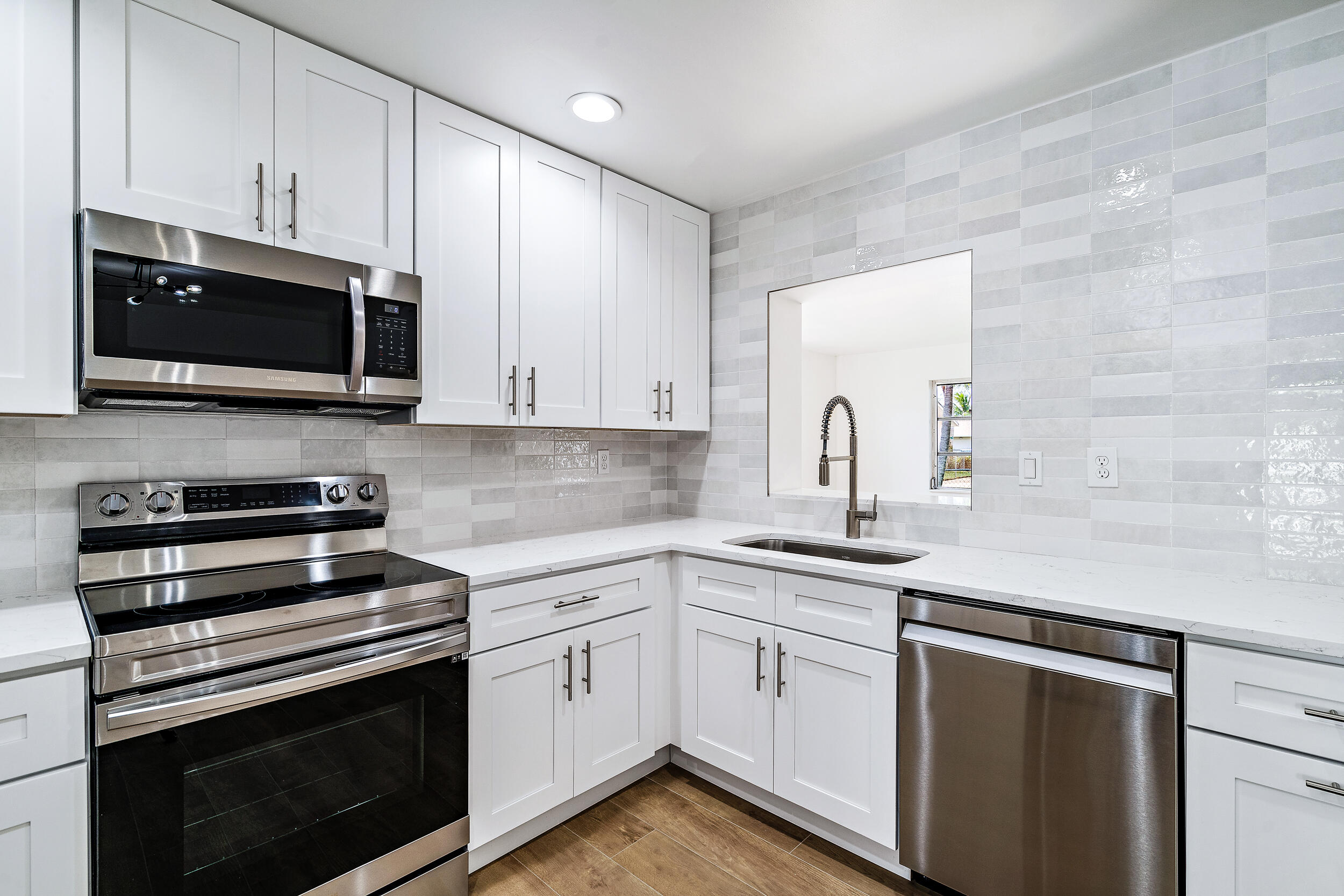 924 Marlin Drive Jupiter, FL 33458 - Photo 3 of 26 924 Marlin Dr MLS-6