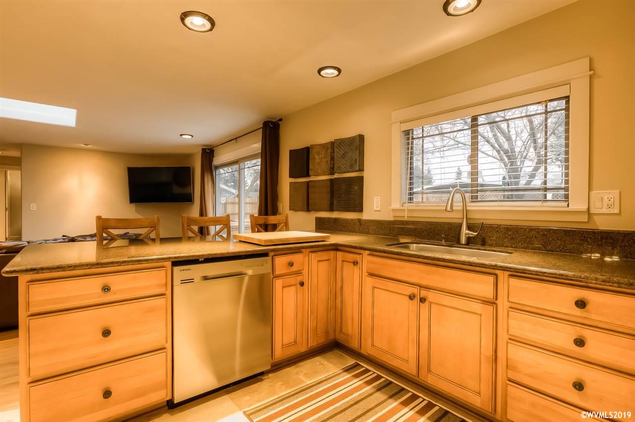 1013 Rafael Avenue North Keizer, OR 97303 - Photo 21 of 36