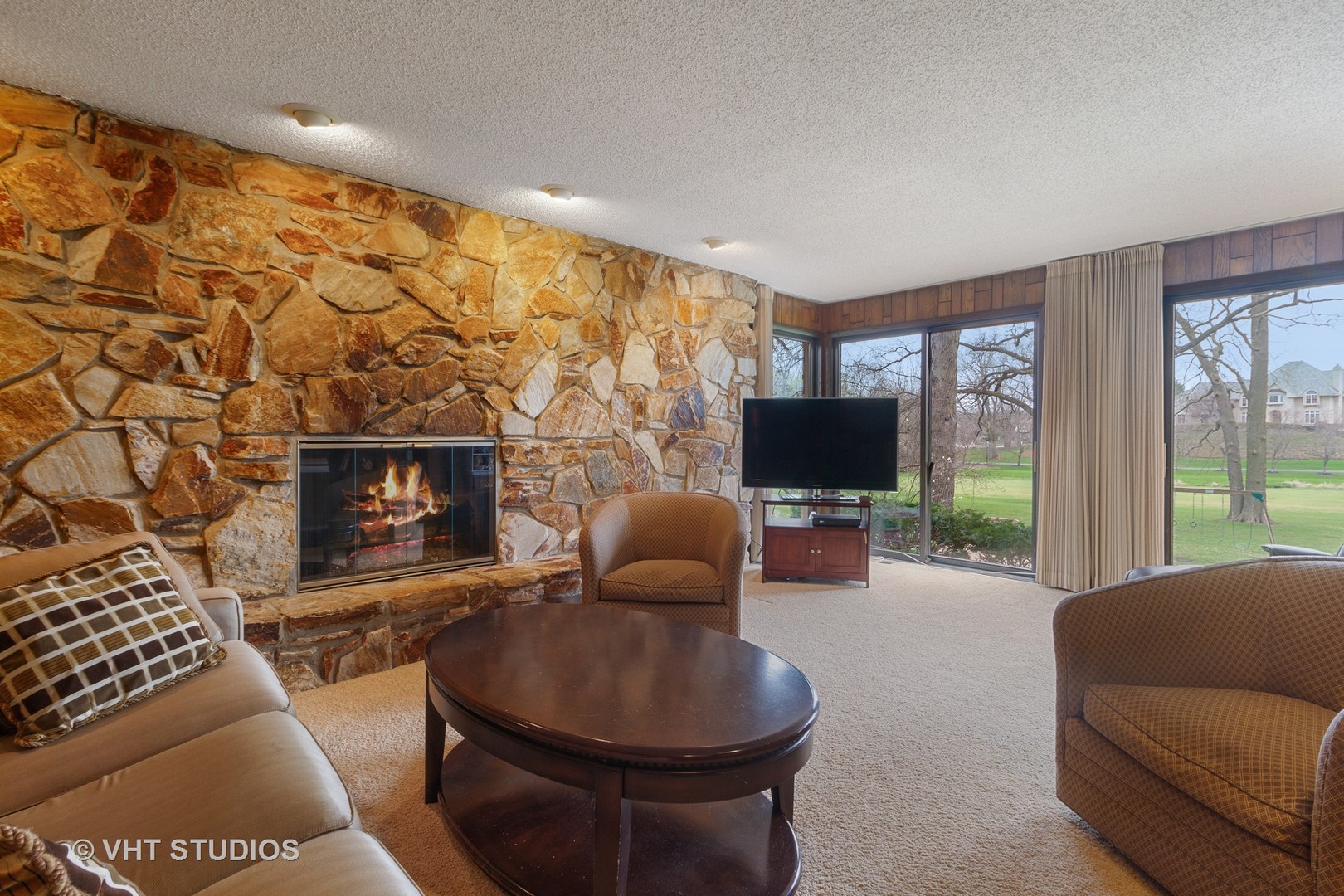517 Aberdeen Road Frankfort, IL 60423 - Photo 11 of 30 a living room with furniture and a flat screen tv
