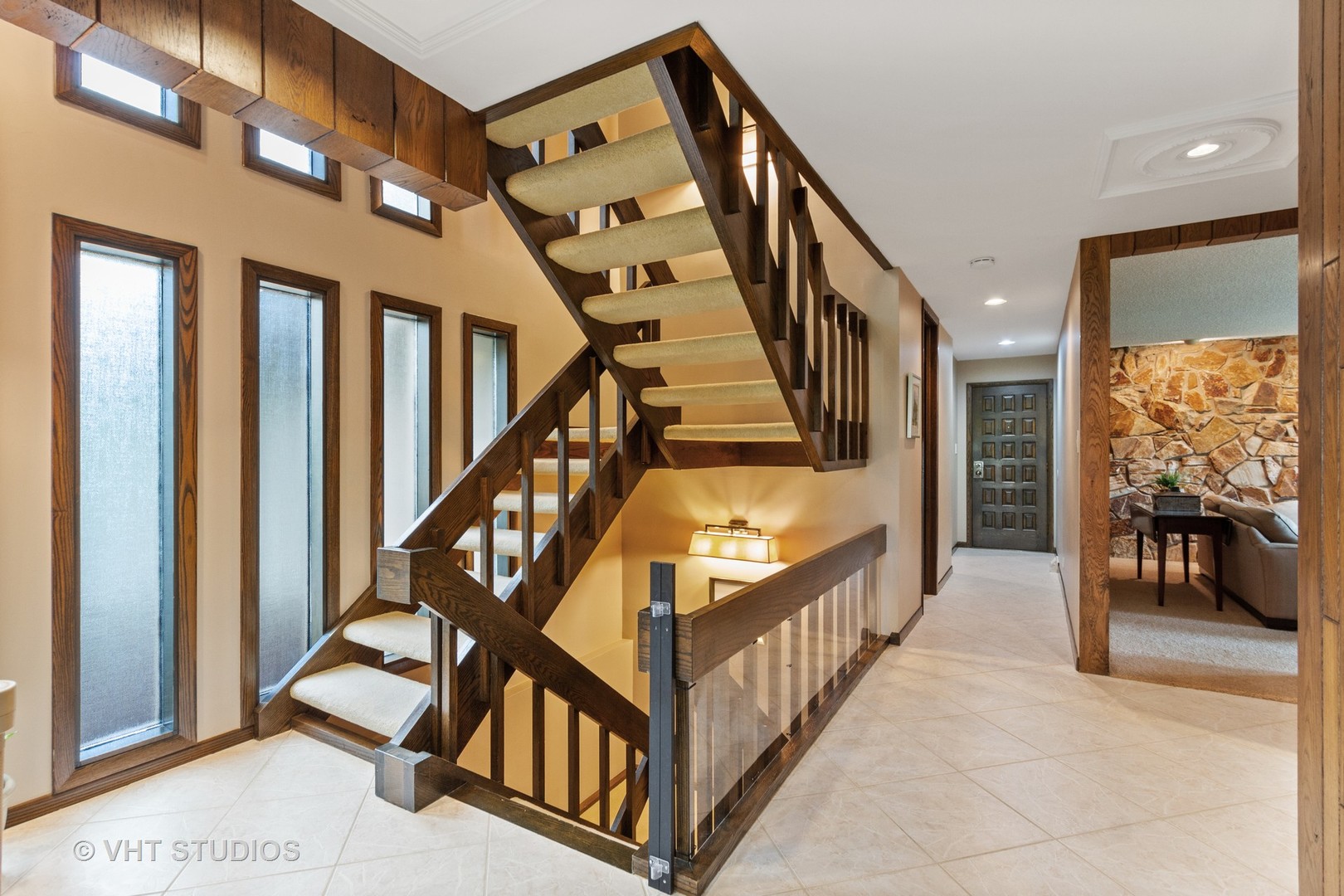 517 Aberdeen Road Frankfort, IL 60423 - Photo 13 of 30 a view of an entryway
