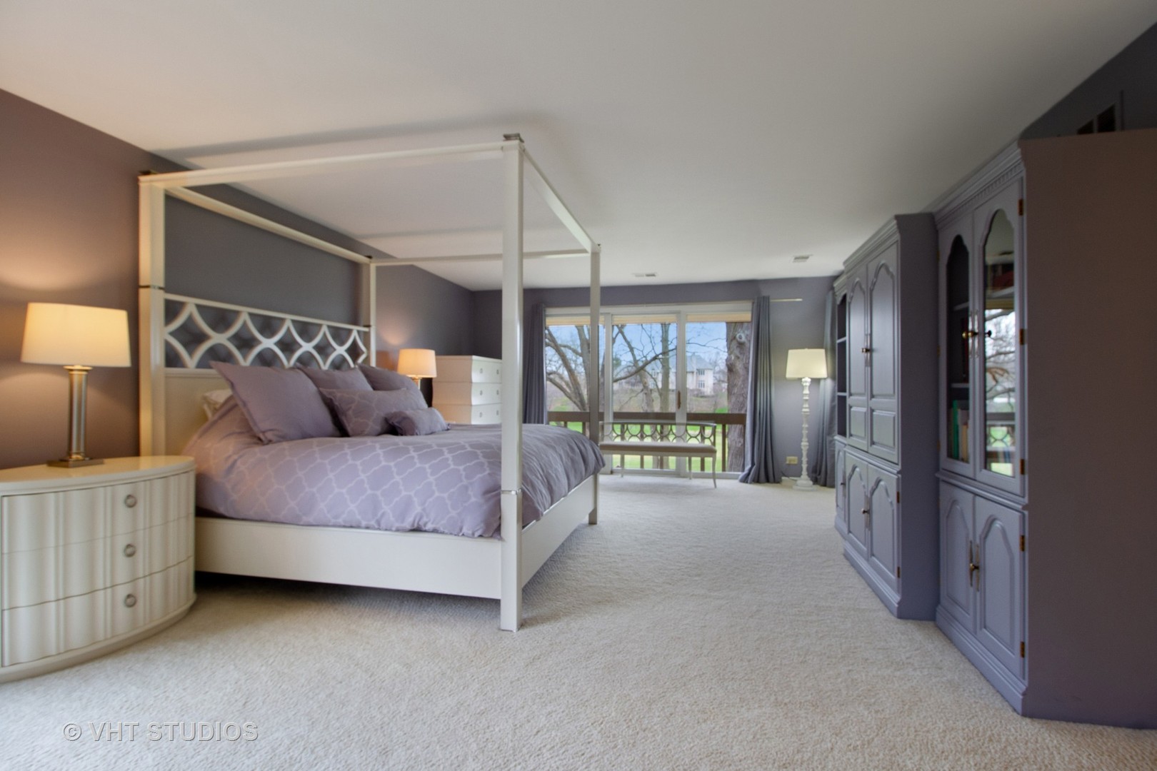 517 Aberdeen Road Frankfort, IL 60423 - Photo 14 of 30 a spacious bedroom with a bed and a lamp