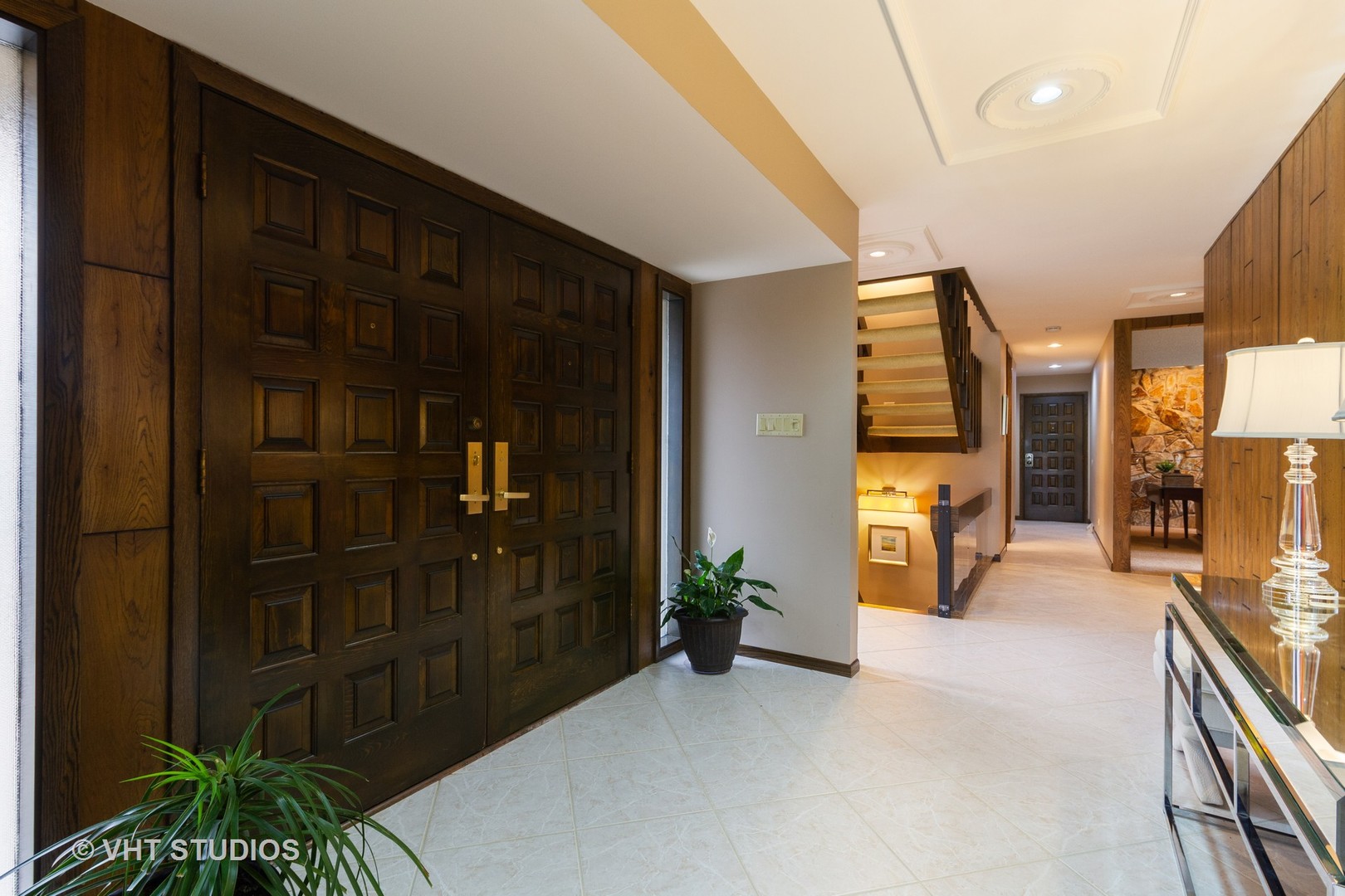 517 Aberdeen Road Frankfort, IL 60423 - Photo 3 of 30 a view of a hallway