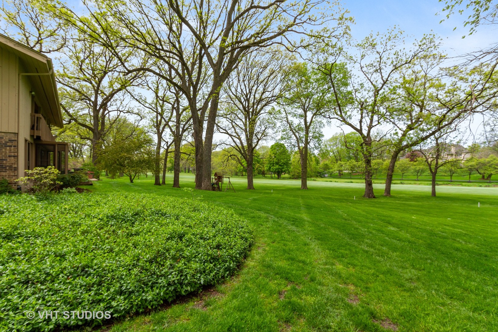 517 Aberdeen Road Frankfort, IL 60423 - Photo 29 of 30 a view of grassy field with benches