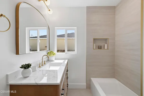 $1,058,000 | 1446 North Rose Street, Burbank, CA 91505