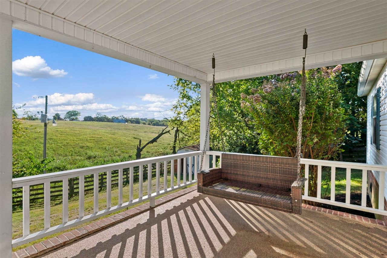 9155 Glasgow Road Smiths Grove, KY 42171 - Photo 2 of 29 Gallery Image 2