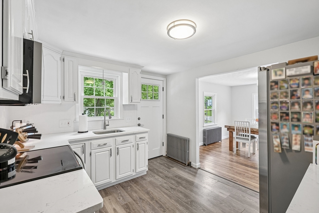 18 Carleton Road Leicester, MA 01542 - Photo 8 of 37