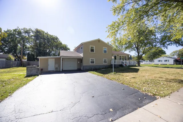 $249,800 | 268 Angelus Drive, Irondequoit, NY 14622