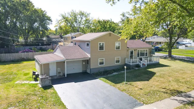 $249,800 | 268 Angelus Drive, Irondequoit, NY 14622