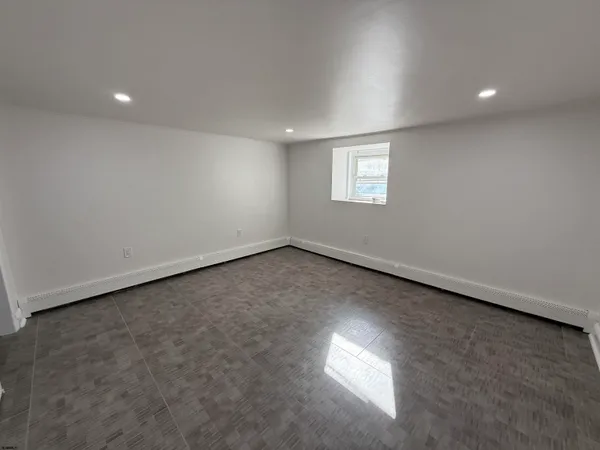 $2,600 | 102 South Raleigh Avenue, Unit B, Atlantic City, NJ 08401