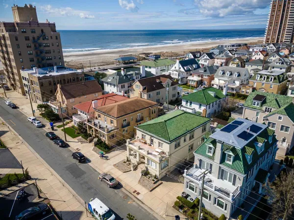 $2,600 | 102 South Raleigh Avenue, Unit B, Atlantic City, NJ 08401