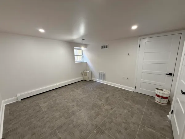 $2,600 | 102 South Raleigh Avenue, Unit B, Atlantic City, NJ 08401