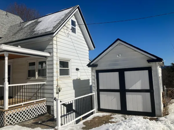 $329,000 | 527 Highway 121, Bellows Falls, VT 05101