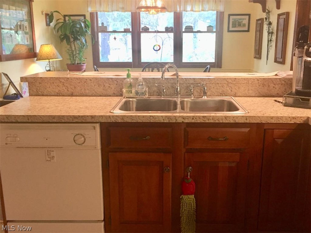 2324 Ridgewood Road Medina, OH 44256 - Photo 3 of 28 Gallery Image 3