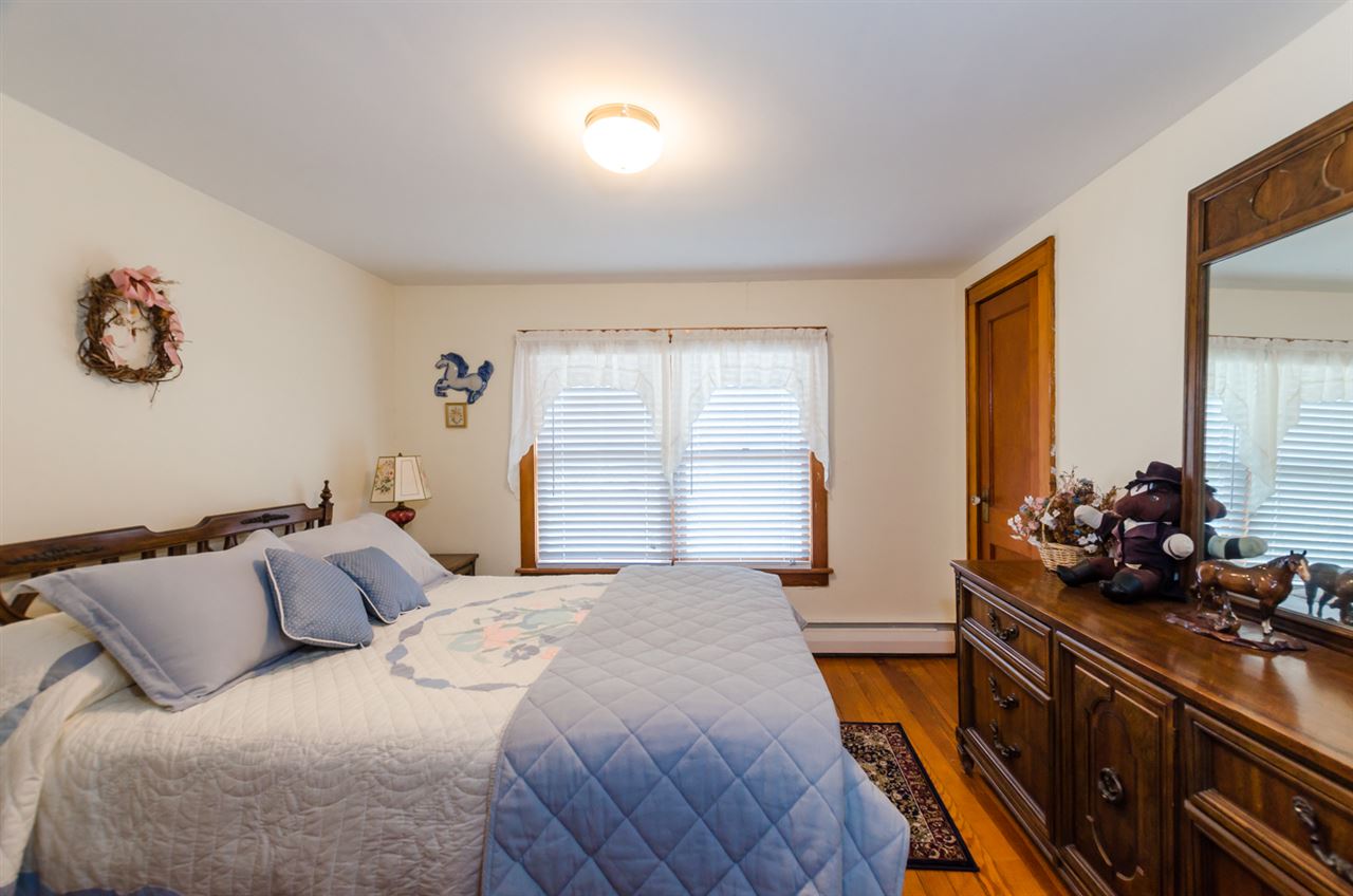 208 Chestnut Hill Road New Boston, NH 03070 - Photo 22 of 39