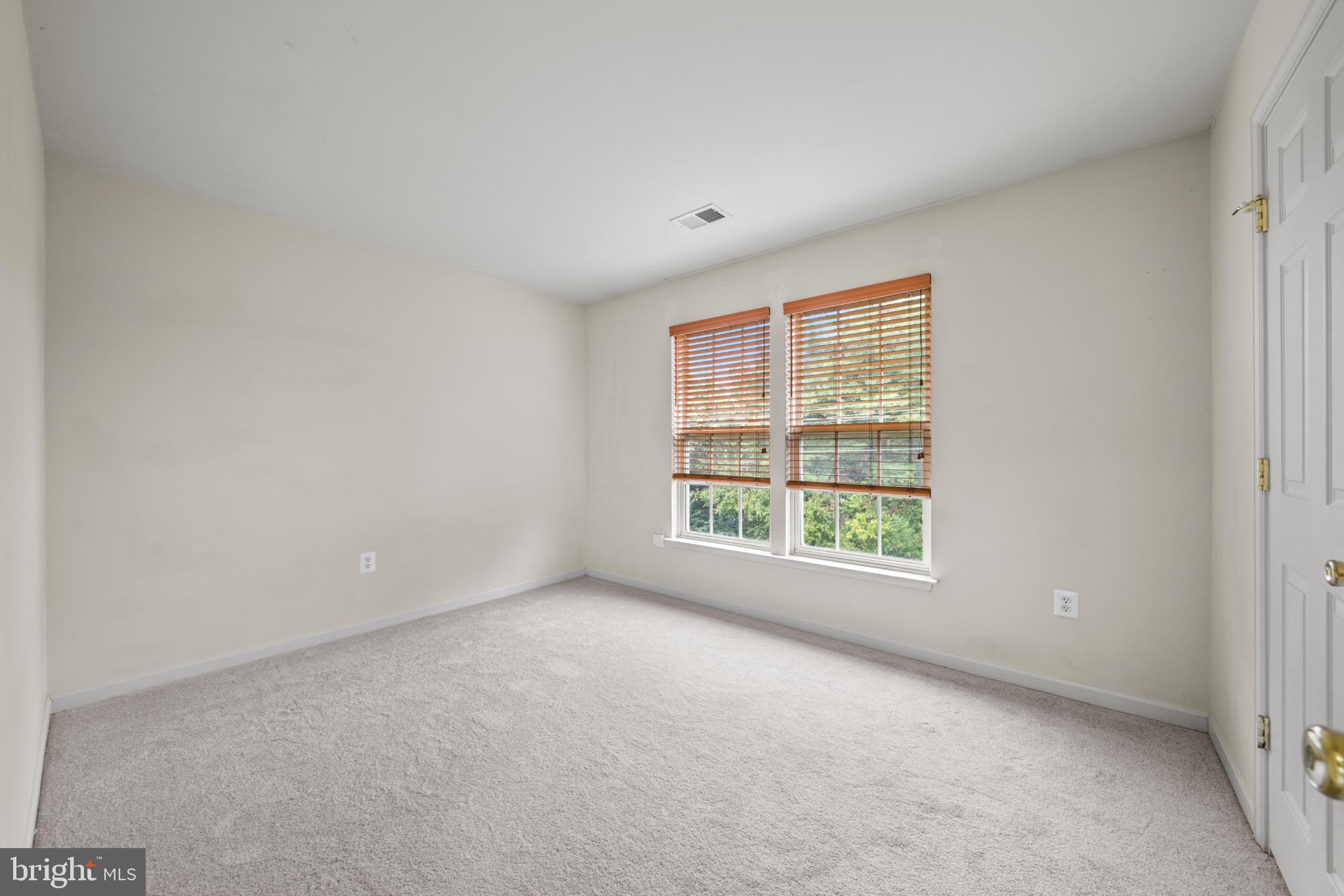 15381 Tina Lane Woodbridge, VA 22193 - Photo 19 of 32 an empty room with a window