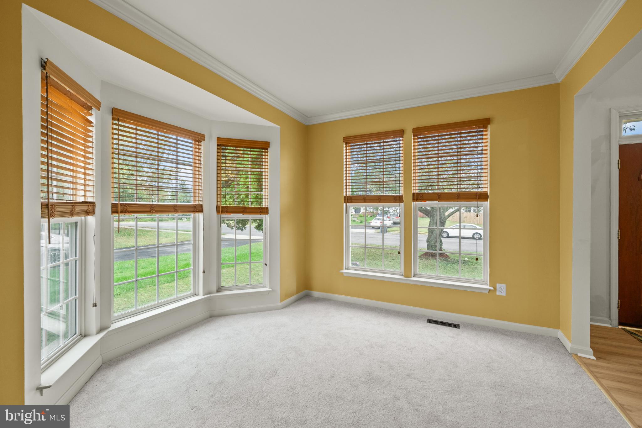 15381 Tina Lane Woodbridge, VA 22193 - Photo 6 of 32 an empty room with windows