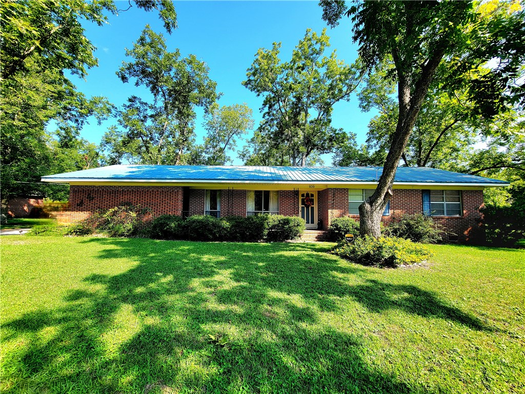 109 Hebard Street Waycross, GA 31501 - Photo 1 of 34