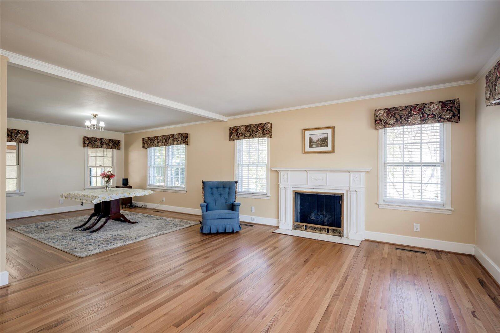 4531 Rosemary Street Williston, SC 29853 - Photo 12 of 56 Living Room