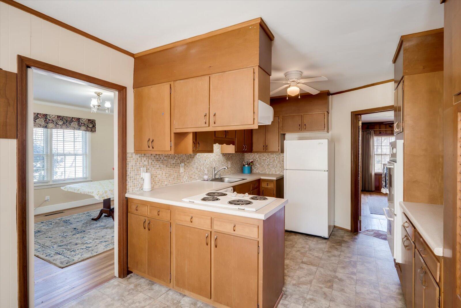 4531 Rosemary Street Williston, SC 29853 - Photo 18 of 56 Kitchen