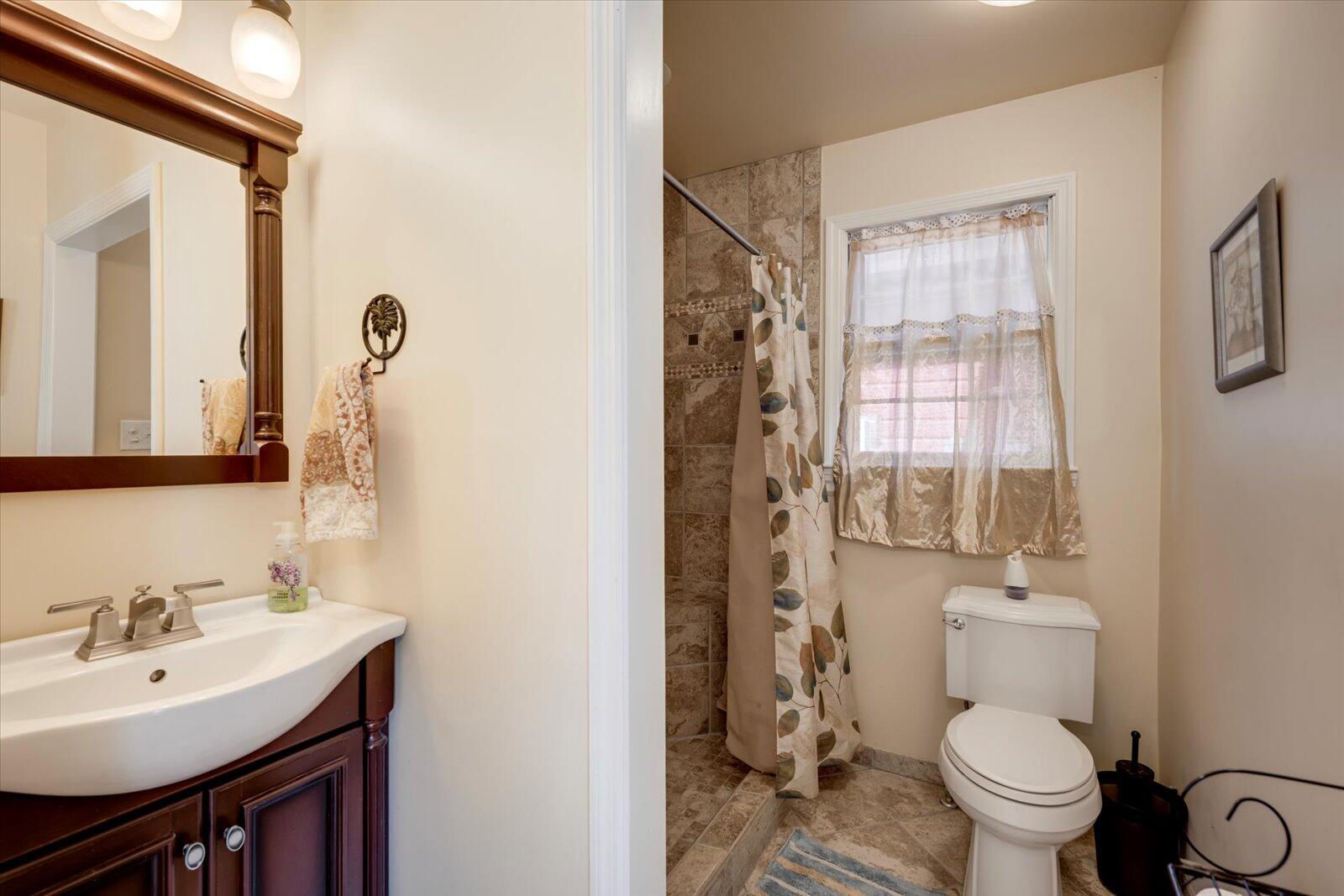 4531 Rosemary Street Williston, SC 29853 - Photo 31 of 56 Bathroom 2